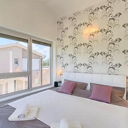 Liv Holiday home *