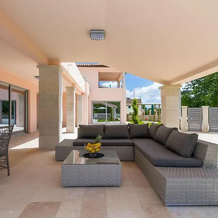 Holiday home Liv Pula