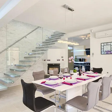 Liv Holiday home Pula
