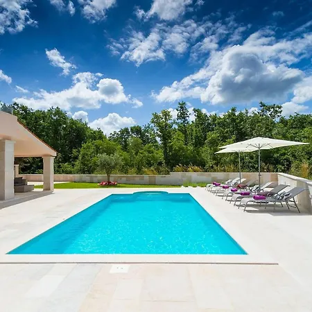 Holiday home Liv *