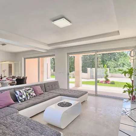 Liv Holiday home Pula