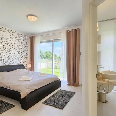 Liv Holiday home *