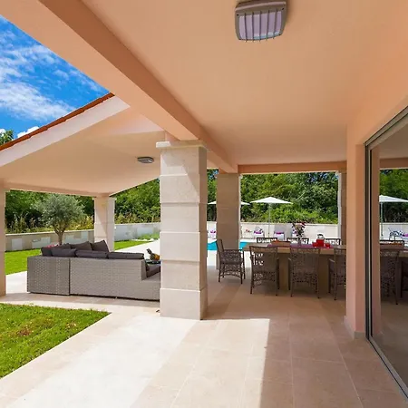 Holiday home Liv *