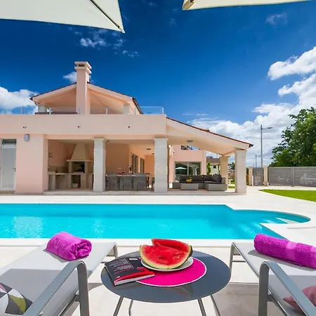 Liv Holiday home *