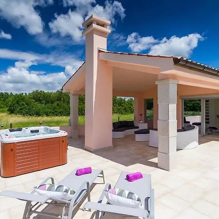 Holiday home Liv *