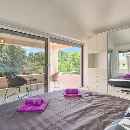Liv Holiday home *